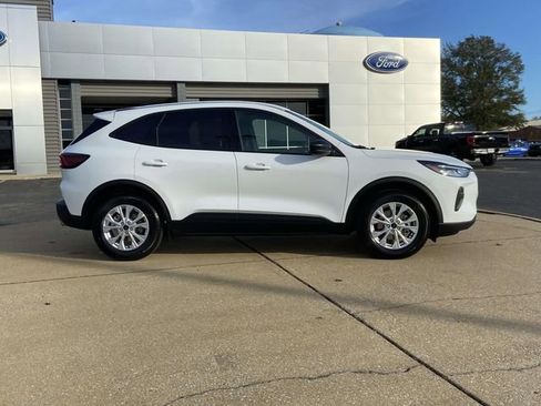 New 2026 Ford Escape Active w/ Tech Pack #1 FWD image 2