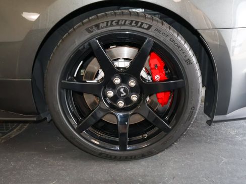 Used 2019 Ford Mustang Shelby GT350R w/ GT350R Equipment Group 920A RWD image 36