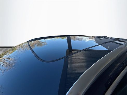 Certified 2024 Audi Q8 e-tron Premium image 22