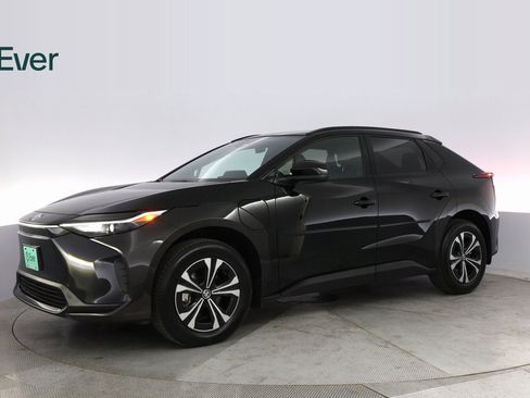 Used 2024 Toyota bZ4X XLE w/ Weather Package image 15