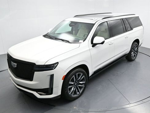 Certified 2022 Cadillac Escalade ESV Sport Platinum w/ Heavy-Duty Trailer Package image 48