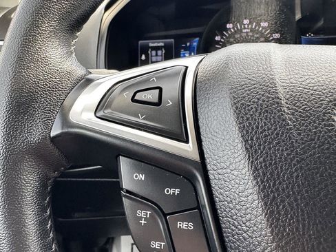 Used 2024 Ford Edge SEL image 16