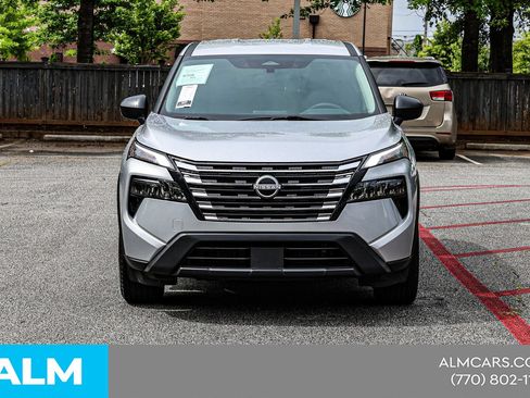 Used 2024 Nissan Rogue S FWD image 11