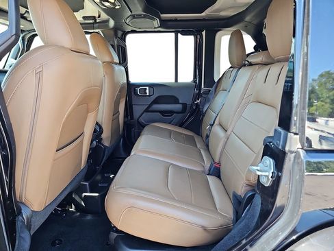 Used 2023 Jeep Wrangler Unlimited Sahara w/ Cold Weather Group AWD/4WD image 14