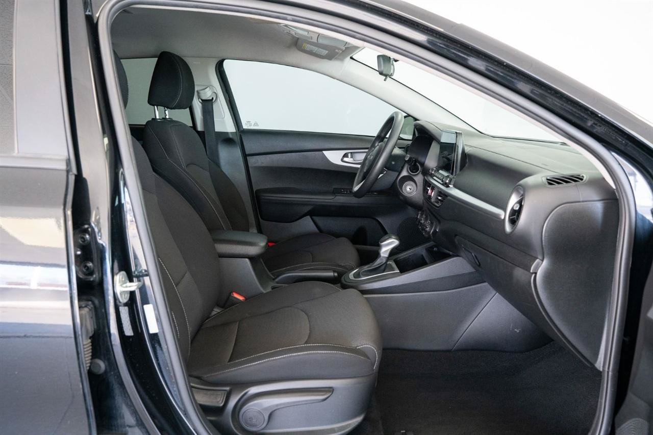 Used 2023 Kia Forte LXS FWD image 9