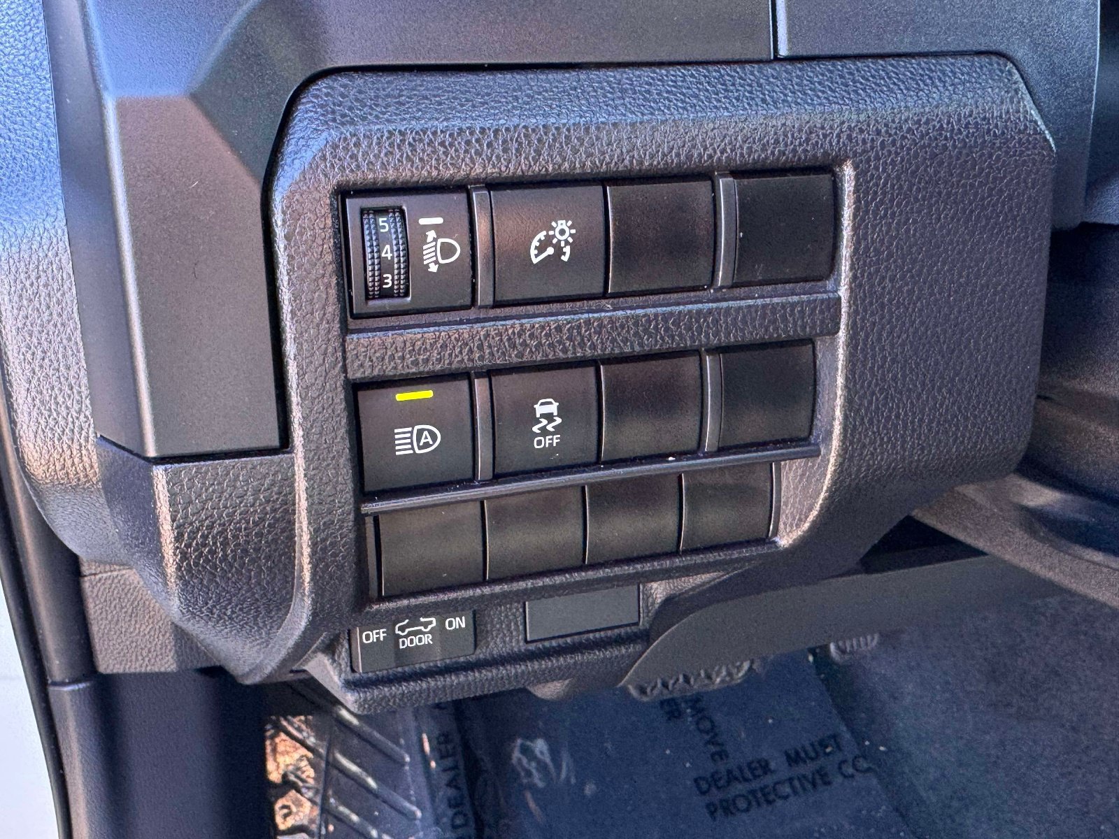 Certified 2025 Toyota Tacoma SR w/ SR Upgrade Package AWD/4WD image 17