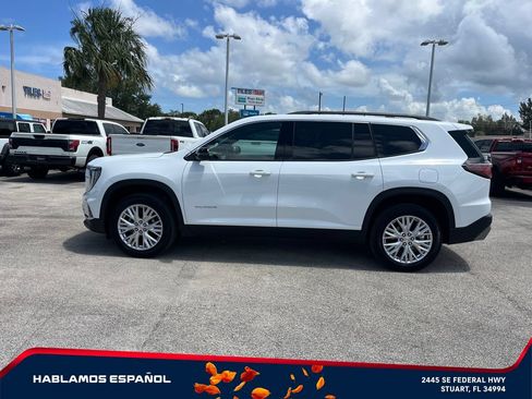 Used 2026 GMC Acadia Elevation w/ Elevation Premium Package FWD image 8