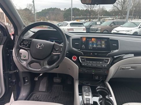 Used 2019 Honda Pilot Touring image 8