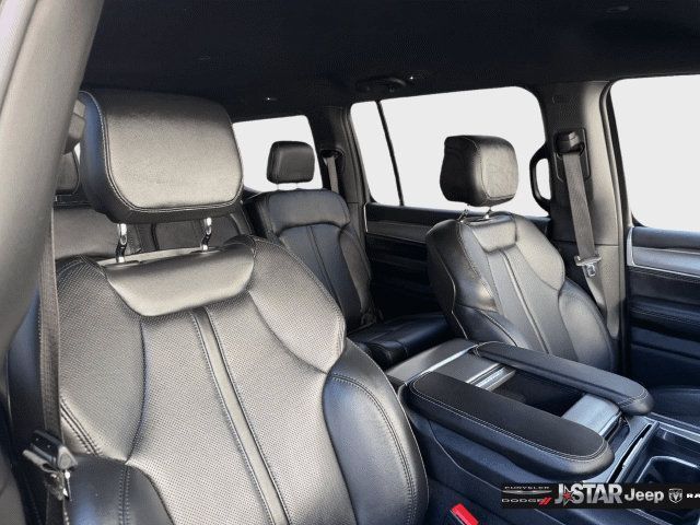 Used 2025 Jeep Wagoneer Series II w/ 8-Passenger Seating Package AWD/4WD image 13
