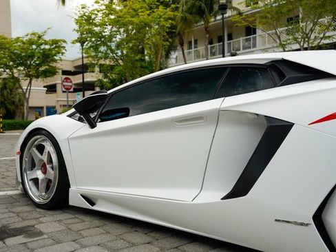 Used 2016 Lamborghini Aventador LP 750-4 Superveloce AWD/4WD image 19