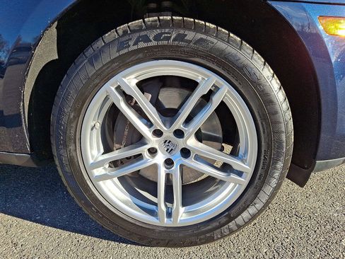 Used 2022 Porsche Macan image 8