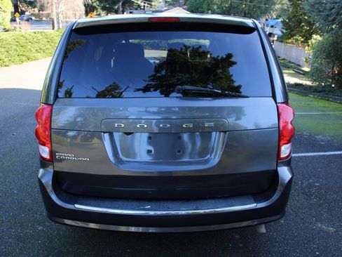 Used 2019 Dodge Grand Caravan SE image 11