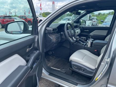 Used 2024 Toyota Tacoma Limited w/ Limited Package (LT) AWD/4WD image 13