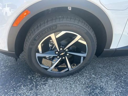 New 2026 Chevrolet Equinox EV LT image 10