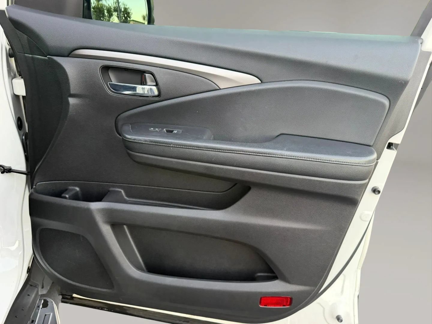 Used 2018 Honda Pilot LX image 16