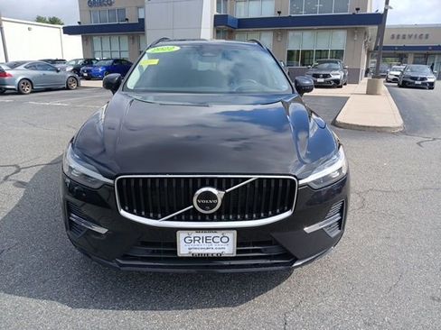 Used 2022 Volvo XC60 B5 Momentum w/ Advanced Package image 2