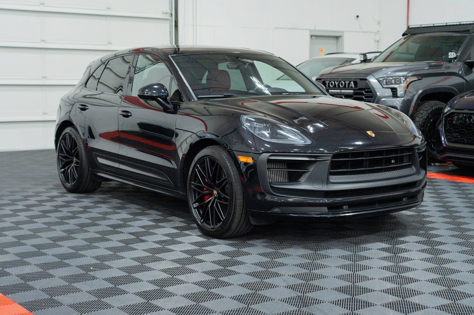 Used 2022 Porsche Macan GTS AWD/4WD image 12