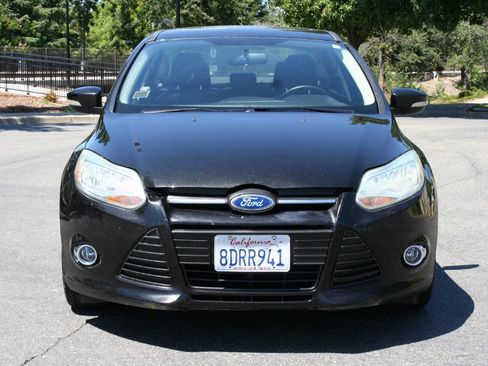 Used 2014 Ford Focus SE w/ Equipment Group 201A FWD image 3