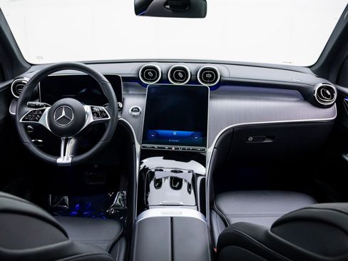 Used 2024 Mercedes-Benz GLC 300 4MATIC image 10