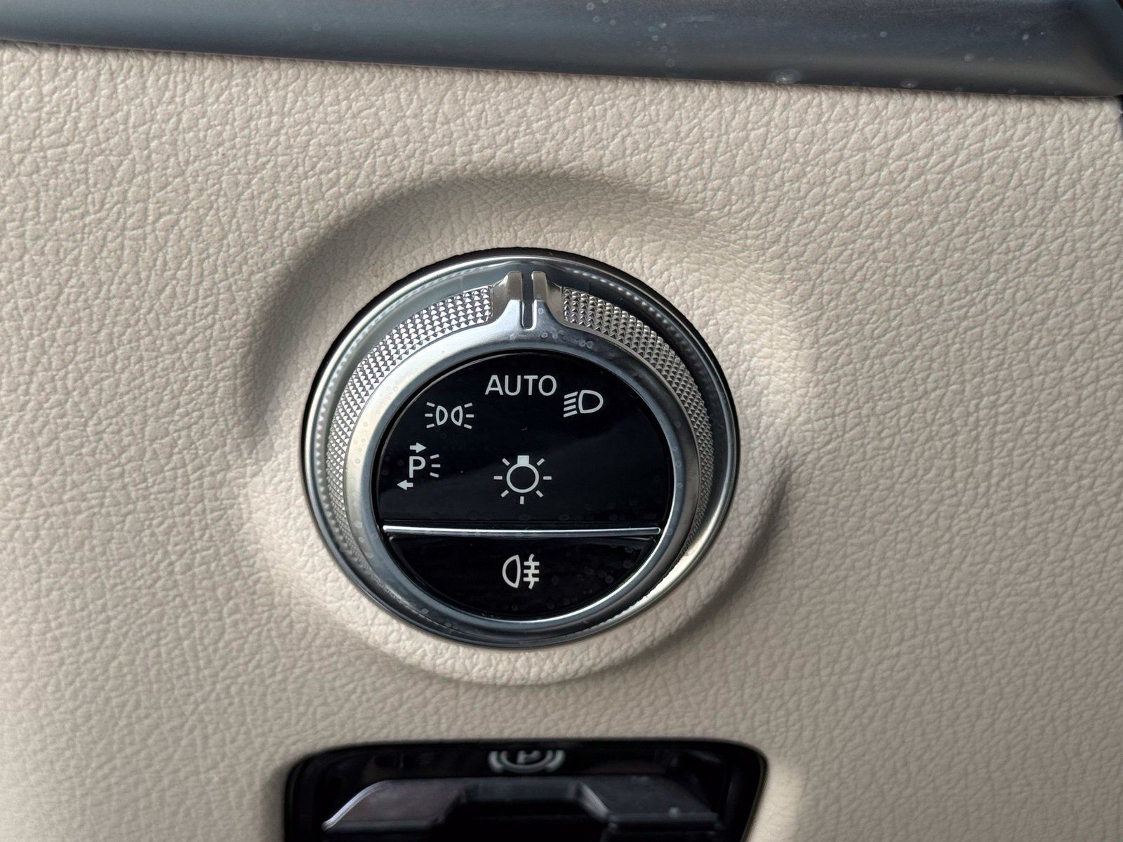 Used 2024 Mercedes-Benz C 300 Sedan image 30