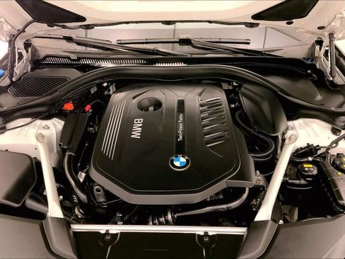 Used 2019 BMW 540i w/ Executive Package RWD image 9