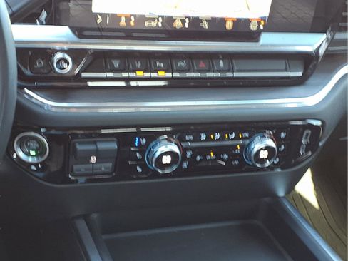 Used 2024 GMC Sierra 3500 SLT w/ SLT Premium Package image 11