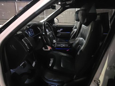 Used 2019 Land Rover Range Rover Autobiography image 8