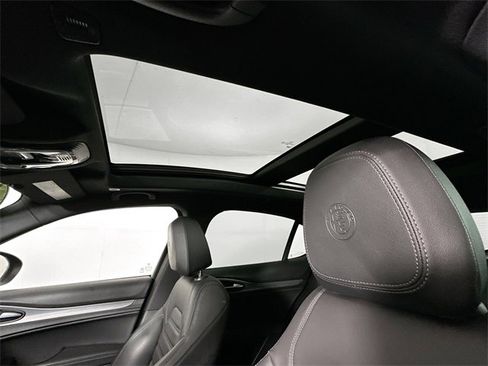 Used 2023 Alfa Romeo Stelvio Veloce image 20