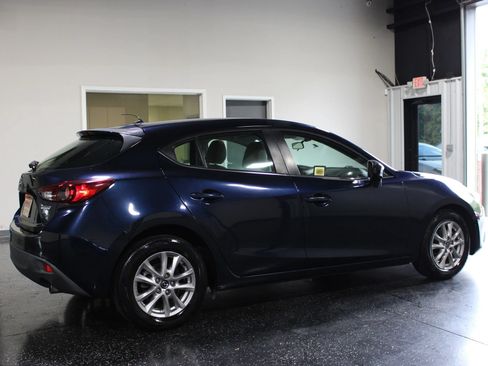 Used 2016 MAZDA MAZDA3 i Touring FWD image 3