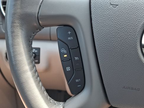 Used 2017 Buick Enclave Premium w/ Experience Buick Package FWD image 21