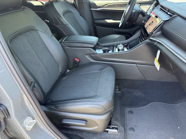New 2027 Jeep Grand Cherokee 4WD image 13