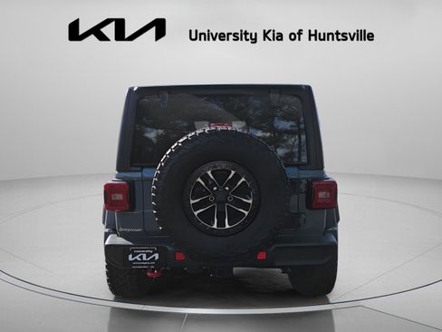 Used 2024 Jeep Wrangler Unlimited Rubicon w/ XTREMEE 35" Tire Package image 6