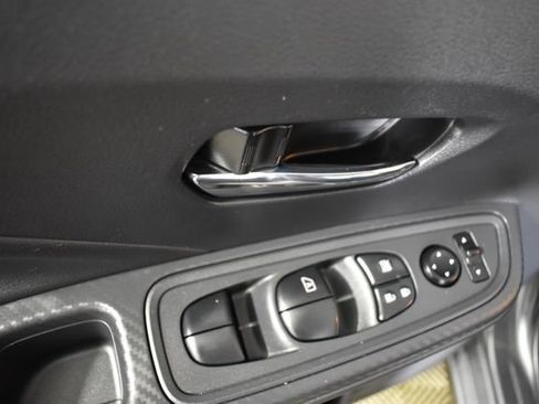 Used 2025 Nissan Versa SV w/ Trunk Package FWD image 8