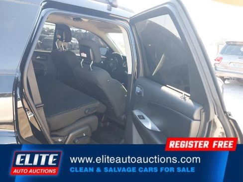 Used 2020 Dodge Journey SE w/ SE Popular Equipment Group image 15