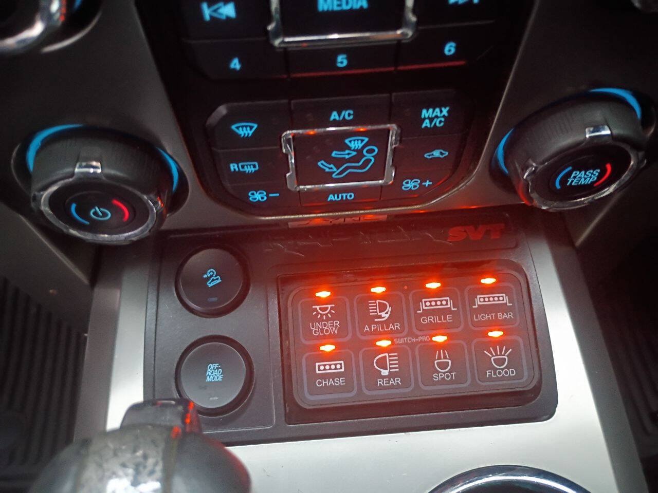 Used 2013 Ford F150 Raptor w/ Luxury Equipment Group AWD/4WD image 22