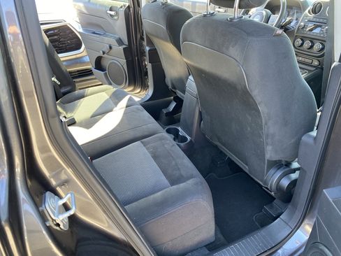 Used 2016 Jeep Patriot Sport FWD image 18