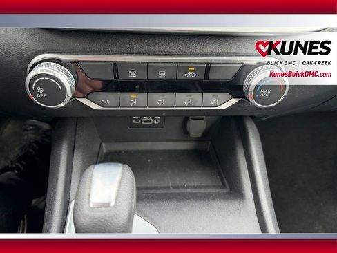 Used 2025 Nissan Altima 2.5 SV image 17