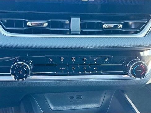 New 2026 Chevrolet Equinox LT w/ Midnight Edition image 11