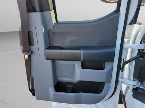 New 2025 Ford F350 XLT w/ FX4 Off-Road Package image 10