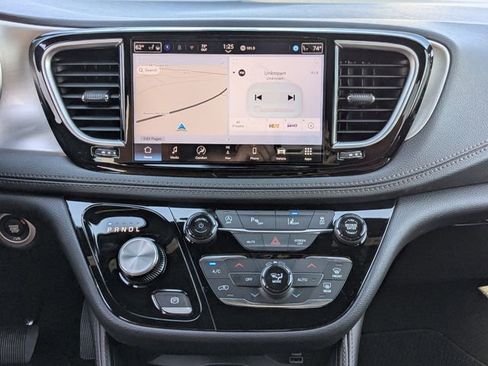 New 2026 Chrysler Pacifica Pinnacle w/ Trailer Tow Group image 17