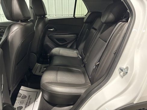 Used 2020 Chevrolet Trax LT w/ Driver Confidence Package image 19