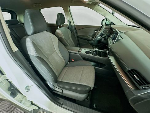 Used 2023 Nissan Rogue SV FWD image 30