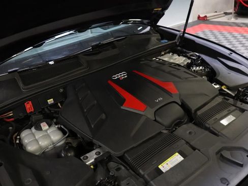 Used 2021 Audi RS Q8 w/ Black Optic Package image 87