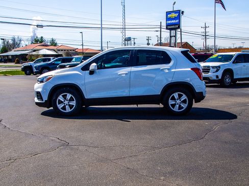Used 2020 Chevrolet Trax LS image 4