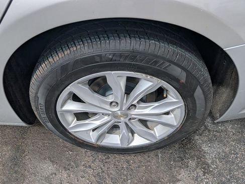 Used 2020 Chevrolet Malibu LT FWD image 34