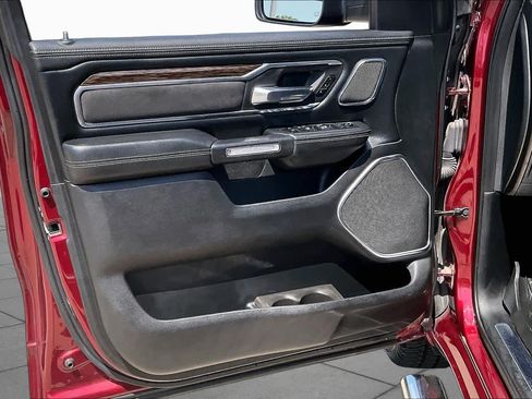 Used 2019 RAM 1500 Laramie AWD/4WD image 21