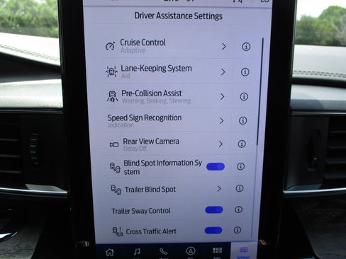 New 2024 Ford Explorer Platinum w/ Technology Package image 18