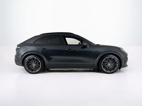 Certified 2024 Porsche Macan 4 Electric AWD/4WD image 6