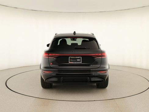 Certified 2025 Audi SQ6 e-tron Premium Plus w/ Premium Plus AWD/4WD image 5