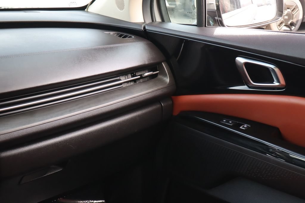 Used 2024 Kia Carnival SX FWD image 30